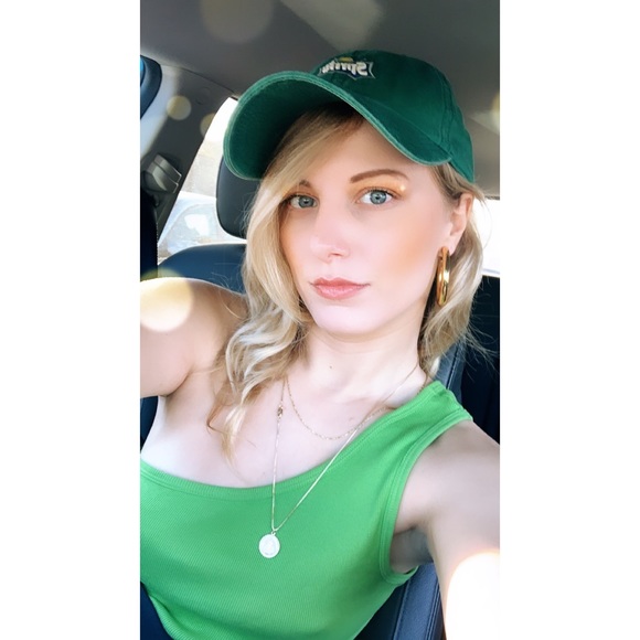 Meet your Posher, Ellie 🌈 - Picture 7 of 10